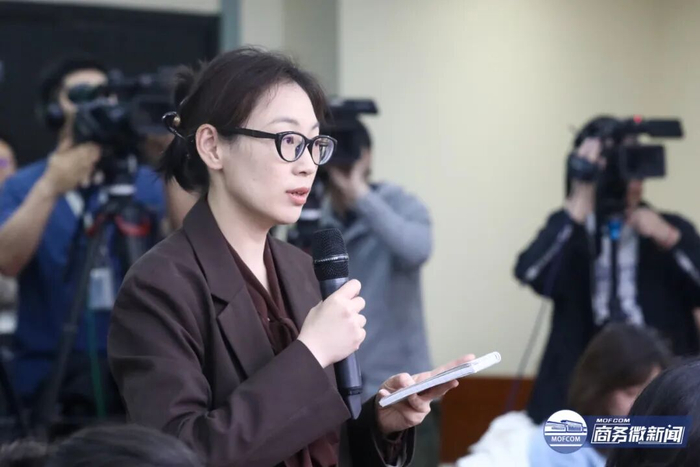 例行发布会3.jpg